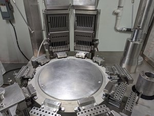 czyszczenie lepkich pozostałości proszku z maszyn do napełniania kapsułek